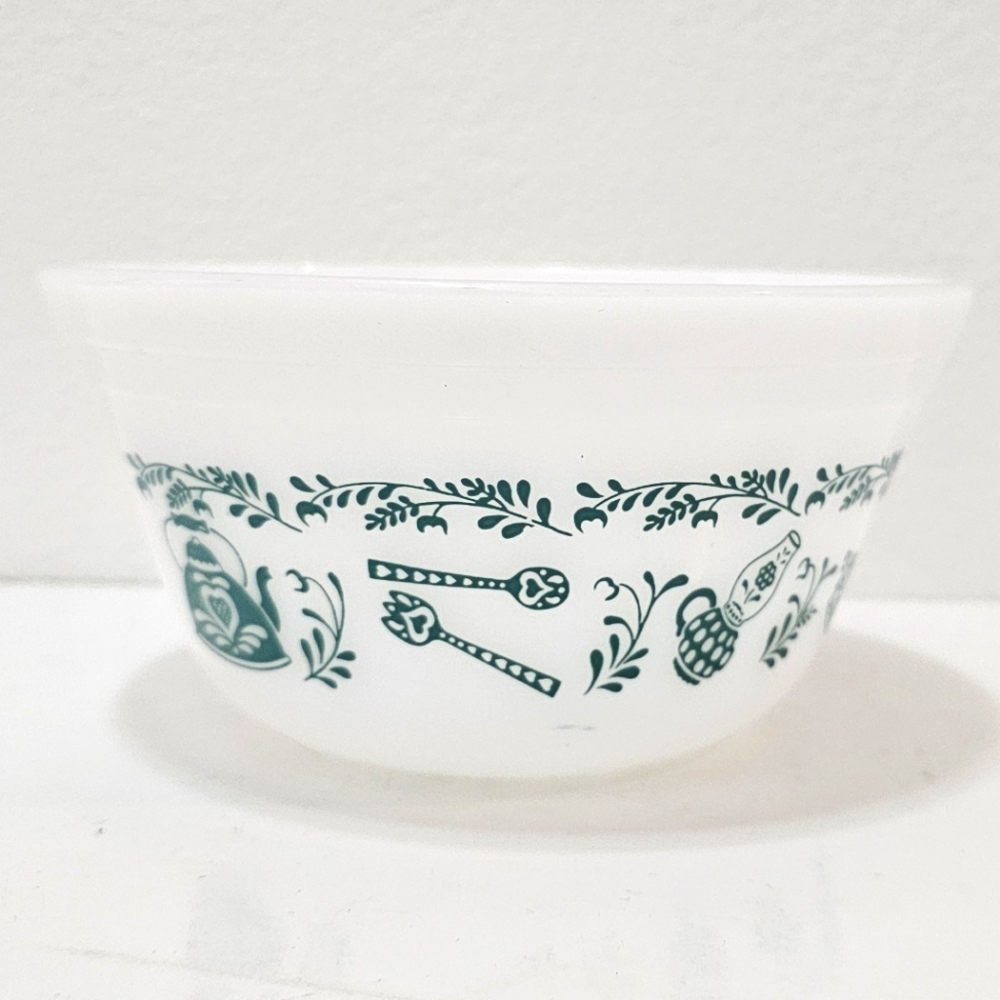 Vintage Federal Milk Glass Scandinavian Turquoise American Homestead Mixing Bowl